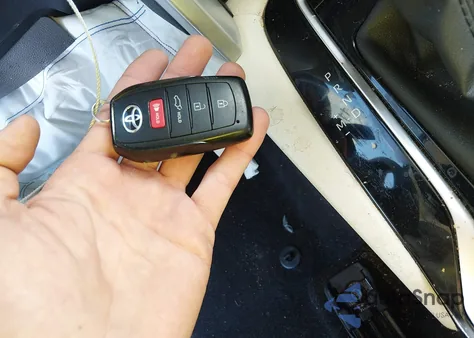 2024 Toyota Corolla Cross Xle из США, поврежденный, VIN 7MUDAABG1RV112899